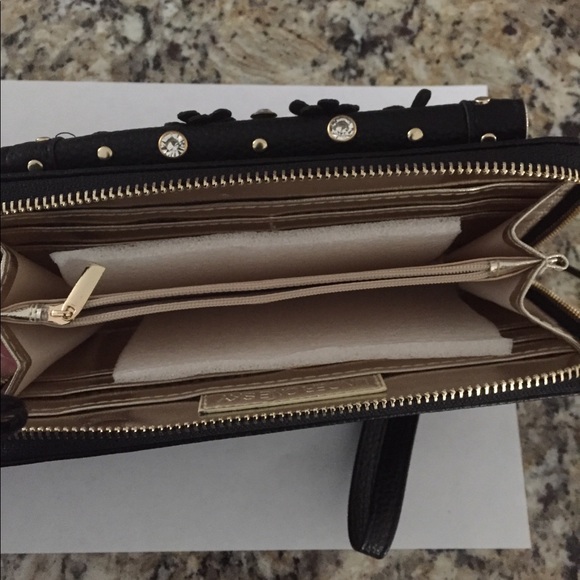 Wallet - Picture 2 of 4